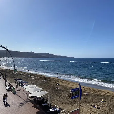 On Playa De Canteras Beachfront * Las Palmas de Gran Canaria