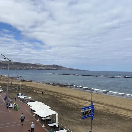 On Playa De Canteras Beachfront Holiday home