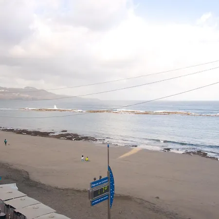 On Playa De Canteras Beachfront * Las Palmas de Gran Canaria